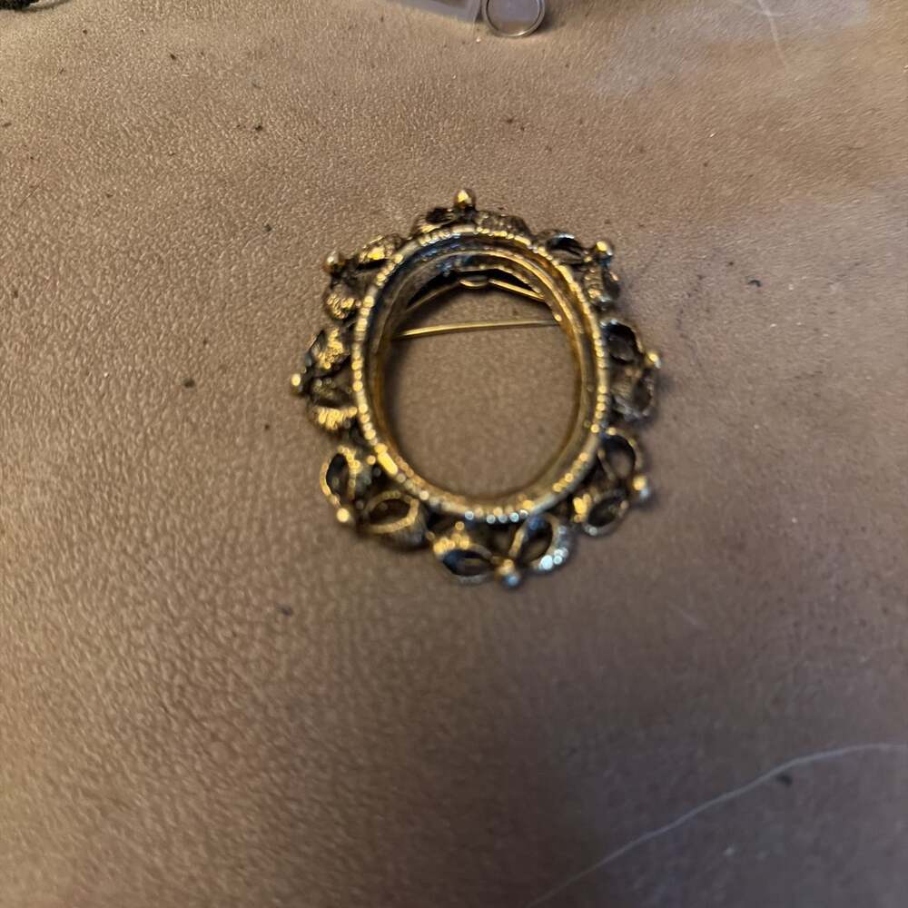 Miriam Haskell Oval Cameo Brooch Filigree Gold Tone